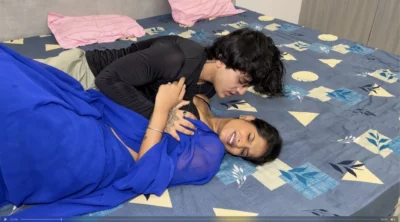 Neighbor calls bhabhi home and has sex with her sexy bhabhi Hard Fucking With Hindi Audio