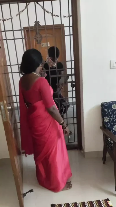 Fan repair boy tricks to fuck the hot tamil house wife