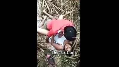 Desi Hindi Girlfriend Fucking her Boyfriend outdoors 1